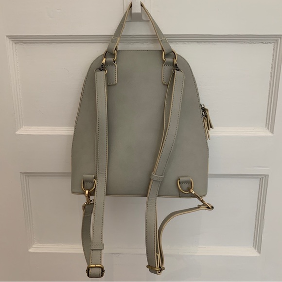 Adorable backpack in soft grey colour - Picture 3 of 9